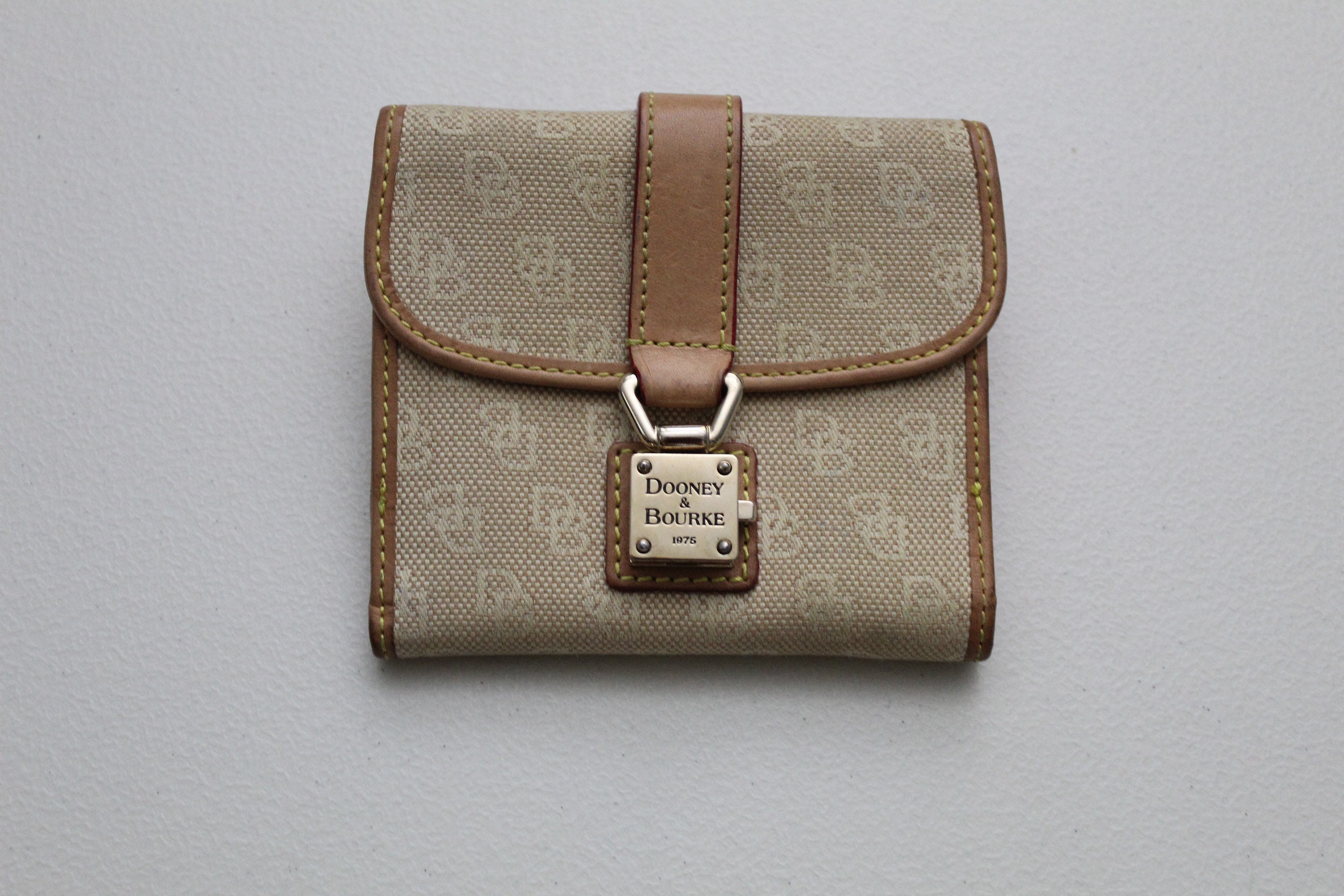 NWT Dooney & Bourke Saffiano Small Leather Flap Tri-Fold Credit Wallet off  white