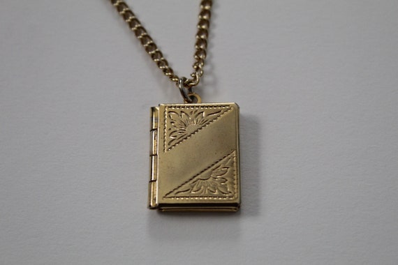 BOOK locket necklace | floral gold tone locket | S