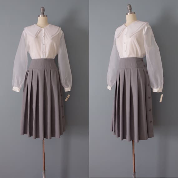 DOVE gray pleated skirt