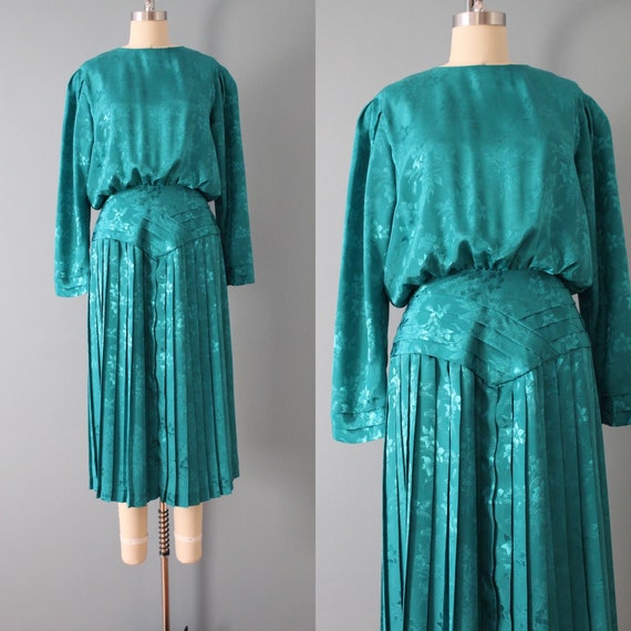 vintage cummerbund dress | emerald green embossed 