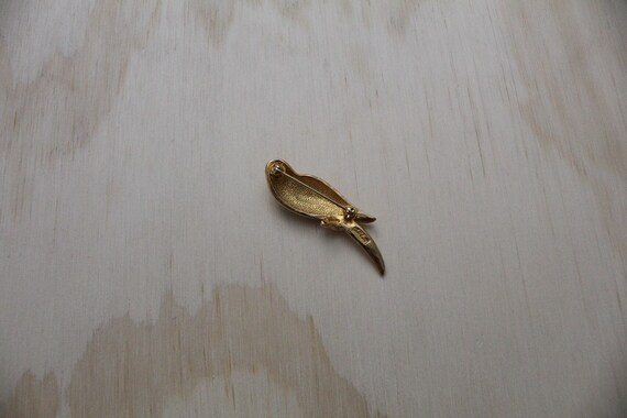 1980s parrot brooch | gold tone brass parrot broo… - image 6