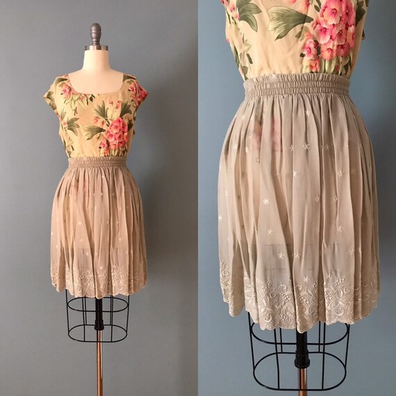 DUSTY gray skater skirt / embroidered pleated skir