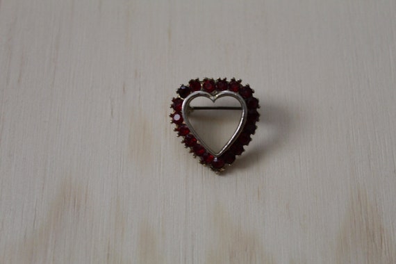 vintage HEART brooch | red rhinestones heart broo… - image 3