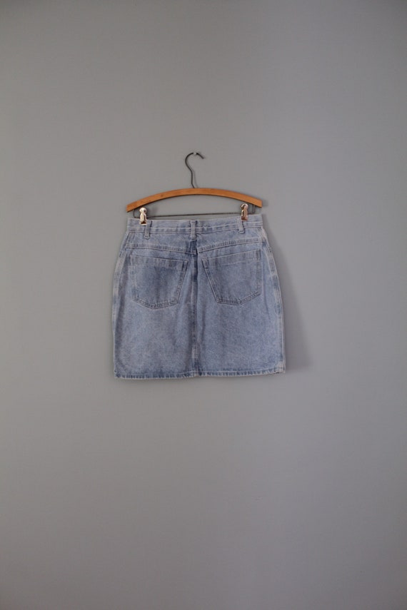 DENIM mini skirt | 1990s Y2K denim skirt | pale b… - image 9