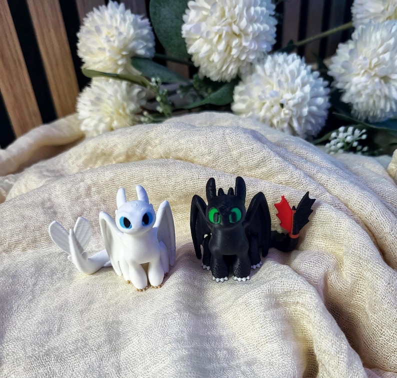 Toothless & Light Fury Mini Figures 3D Printed Dragon Gift for Fans How to Train Your Dragon Decoration image 1