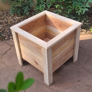 Handcrafted Cedar Planter Box – Rustic Outdoor Wooden Flower Pot with Drainage (14.5")