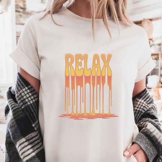 Maglietta Relax con testo gocciolante: maglietta grafica retrò