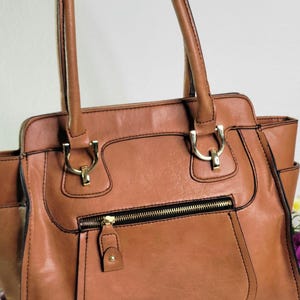 Bolso tipo cartera con asa de cuero vegano London Fog (descatalogado)