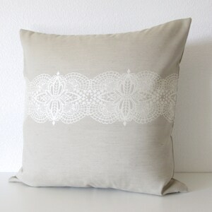 Ethan Allen Lacey Seaglass Pillow Cover image 3