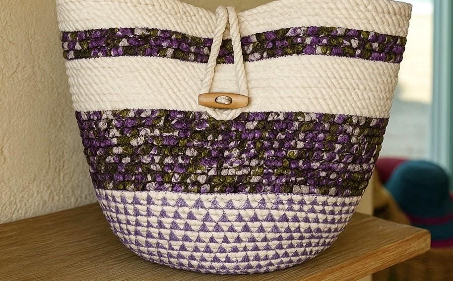 Handmade Purple Cotton Rope Crossbody Bag: Boho Shoulder Purse with Wooden Button - Thumbnail 3