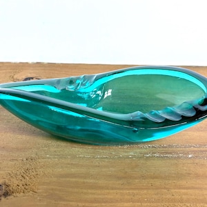 L.E. Smith Colonial Blue Glass Freeform Ashtray MCM Mid Century Decor