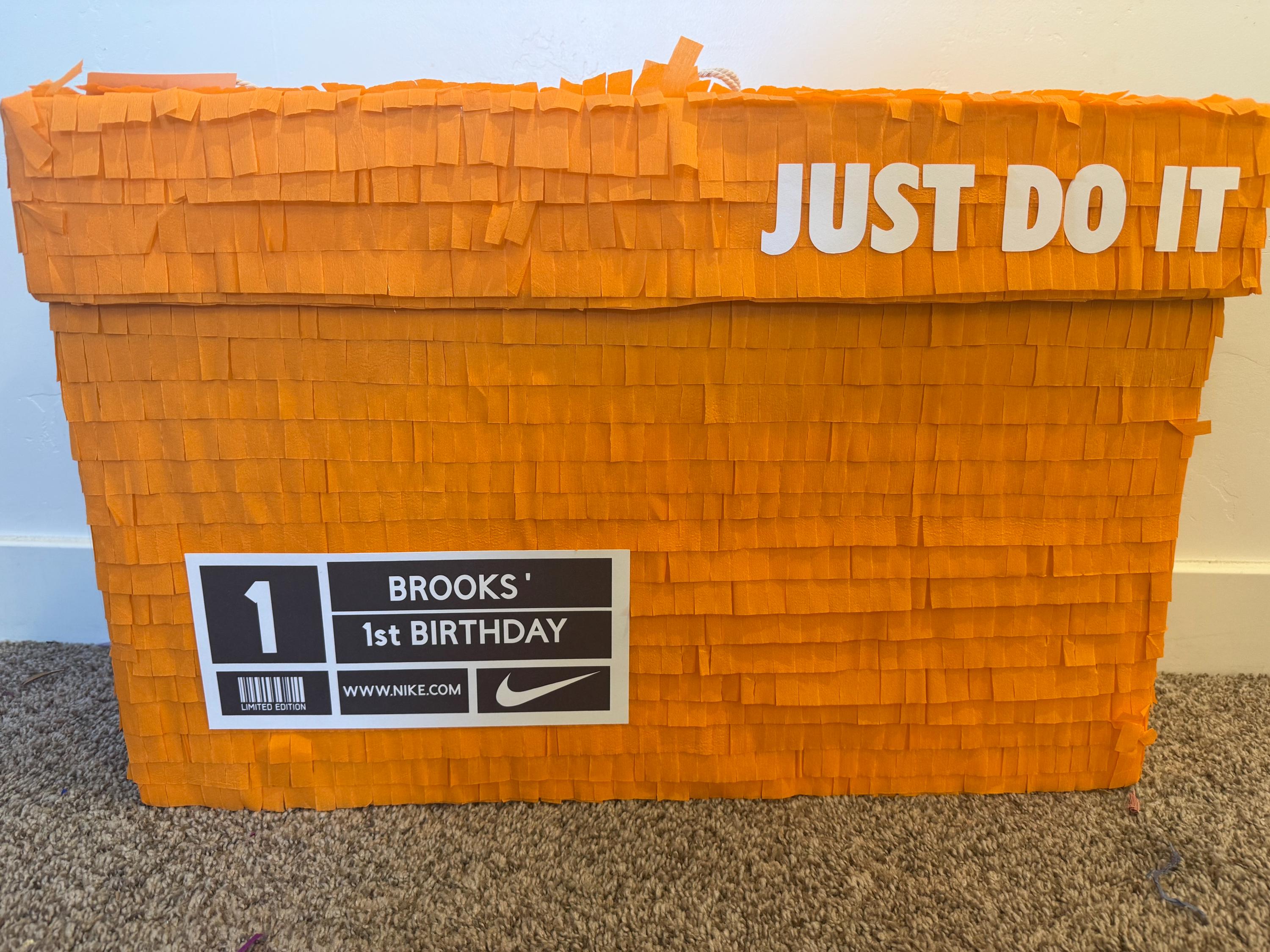 Piñata Nike Box 22x16x4in Orange - Etsy