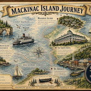 Puede incluir: Un rompecabezas de 500 piezas con un mapa ilustrado de estilo vintage titulado Mackinac Island Journey. El mapa muestra el lago Hurón, el lago Michigan, la isla Mackinac, el Grand Hotel y el faro de Round Island, con una rosa de los vientos.