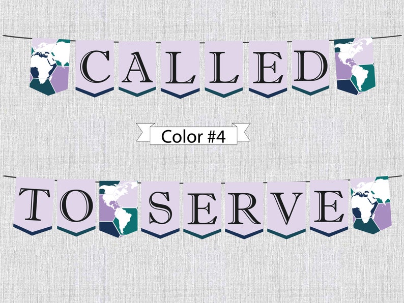 K&ouml;nnte beinhalten: Ein lila-wei&szlig;es Banner mit den Worten "CALLED TO SERVE" in schwarzer Schrift. Das Banner hat an jedem Ende ein Weltkartenmotiv.