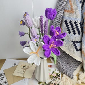 Buquê de flores de crochê feito à mão, produto acabado, tulipa, presente perfeito para formatura, aniversários, amigos e decoração de casa, presente para ela