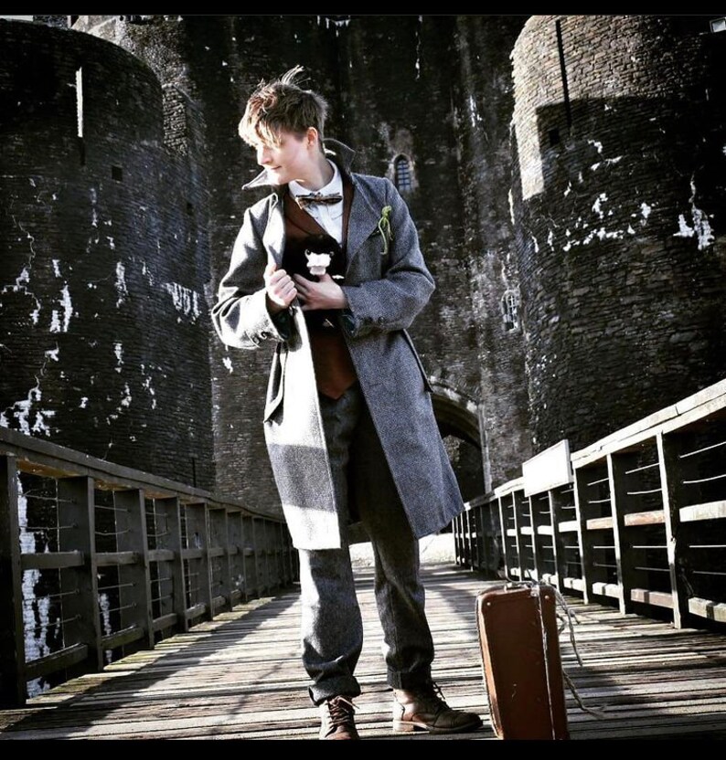 Newt Scamander handmade costume from Fantastic Beasts second movie crimes of Grindelwald hogwarts wizard magizoologist