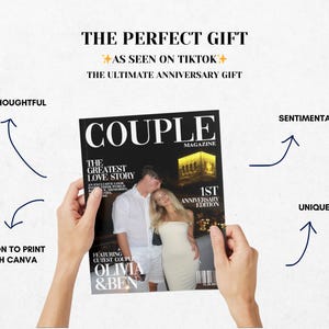 K&ouml;nnte beinhalten: Ein Magazin-Cover mit dem Titel "COUPLE" und dem Text "THE GREATEST LOVE STORY" wird von H&auml;nden gehalten. Das Cover zeigt ein Foto eines Paares und den Text "1ST ANNIVERSARY EDITION". Der Text "THE PERFECT GIFT" und "AS SEEN ON TIKTOK" stehen oben.