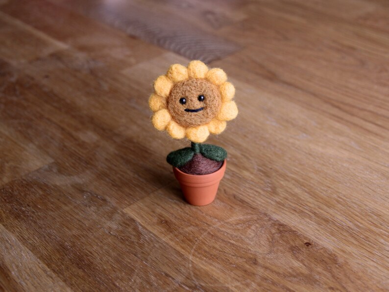 Needle Felted Sunflower Housewarming Gift Felt Flowers Desk Etsy