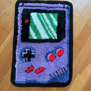 Tufted carpet, personalized tufted rug, video game carpet, game boy carpet, tapis personnalisé, tapis capitonné, tapis touffeté, décoration