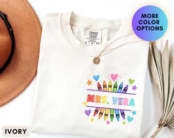 Sudadera con capucha personalizada para profesor/a, regalo personalizado para profesor/a, camiseta/sudadera con nombre dividido en crayones, regalo de agradecimiento para profesores/as, Sra. Profesora