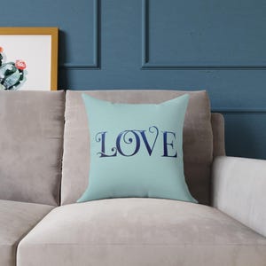 Coussin carré bleu vintage LOVE | Coussin décoratif en toile polyester
