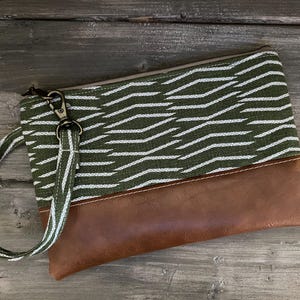 Cartera de pulsera, Monedero de pulsera verde oliva, Monedero para iPhone, Monedero vegano, Regalo para una amiga, Monedero de pulsera de verano