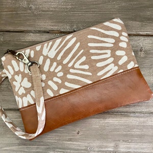 Wristlet Wallet, Vegan Leather Clutch Purse, wristlet purse, small handbag, friend gift, summer wristlet