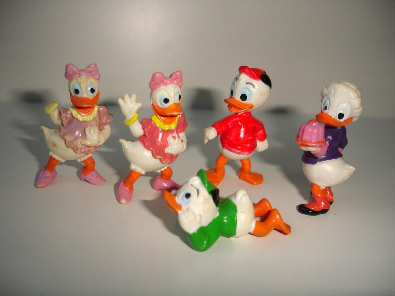 German Vintage Kinder Surprise Eggs Figurines 5 pieces part of the Donalds flotte Familie 1987 image 2