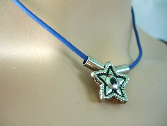 Vintage Star pendant Necklace- Gothic style - Met… - image 2