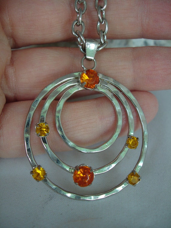 Three Ring-Pendant Necklace - Metal with 6 Orange… - image 3
