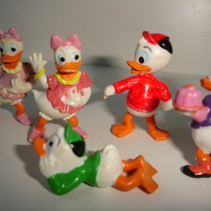 German Vintage Kinder Surprise Eggs Figurines 5 pieces part of the Donalds flotte Familie 1987 image 3