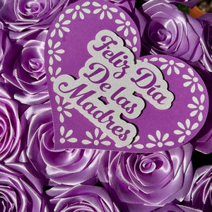 Adorno para ramo de talavera con brillantina para el Día de la Madre