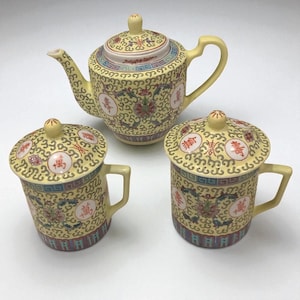 Vintage Chinese Porcelain Mun Shou Longevity Teapot and tea cup set