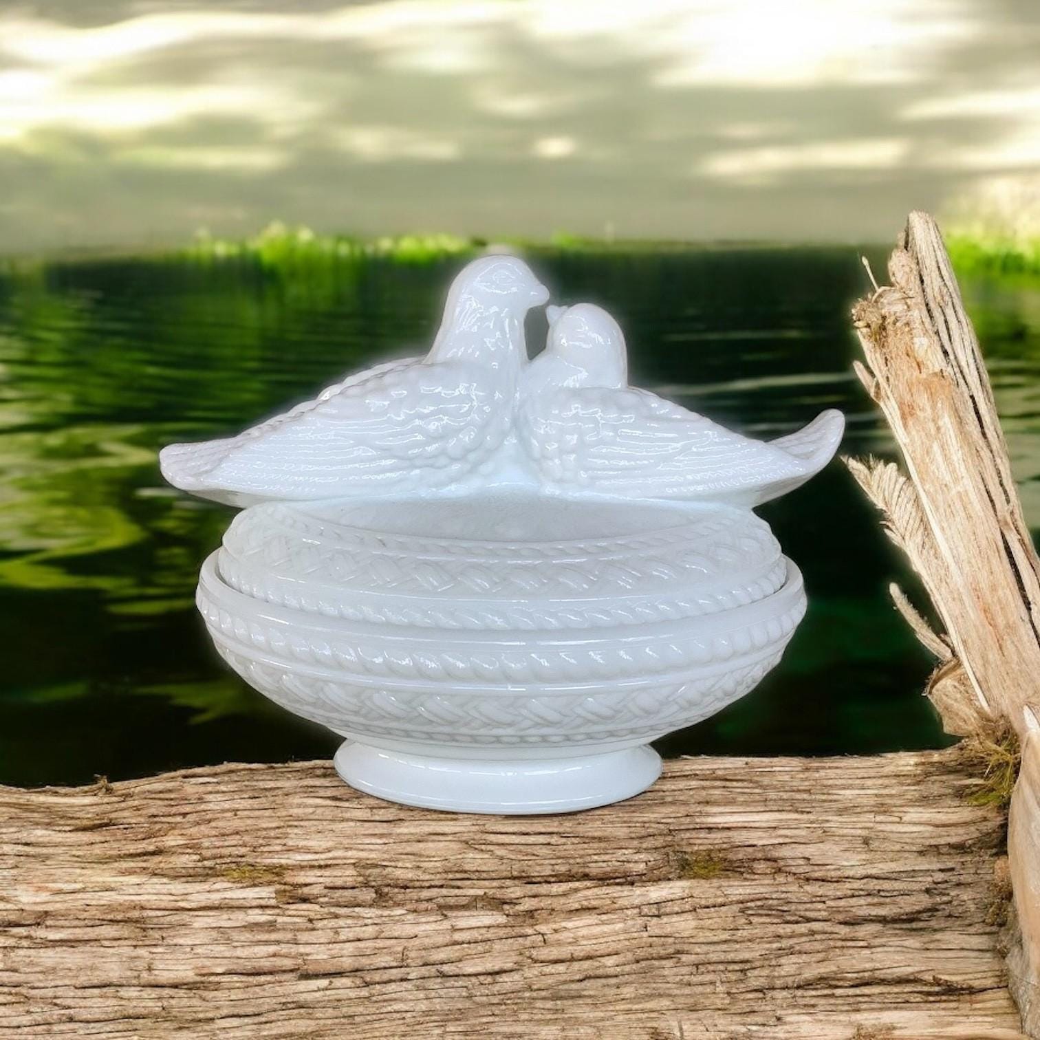 ガラス細工　キャンディディッシュボウル　WESTMORELAND GLASS RARE - Vintage Westmoreland Turquoise Blue Matte Milk Glass