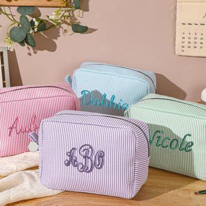 Bridesmaid Makeup Bag,Personalized Seersucker Toiletry Bag,Embroider Cosmetic Bag,Bridesmaid Gift,Bridal Party Gift,Custom Travel Makeup Bag