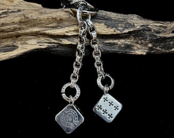 Ch Gothic Style Y2k Punk Aged Dice Keychain, Paper Chain