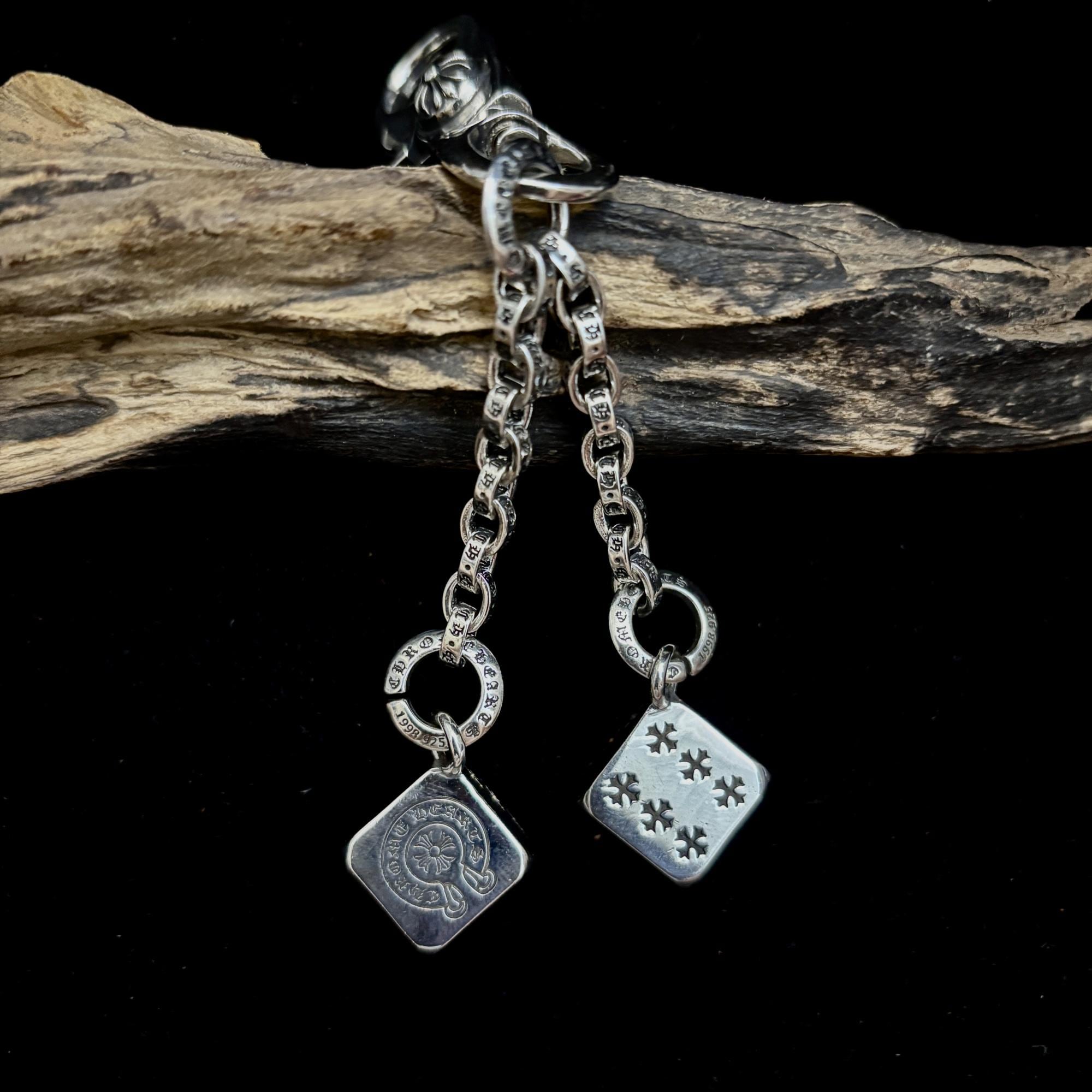 Ch Gothic Style Y2k Punk Aged Dice Keychain, Paper Chain