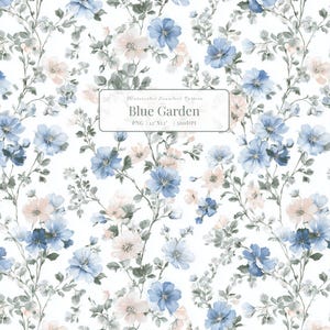 Puede incluir: Patrón de acuarela sin costuras con flores azules y rosadas y hojas verdes sobre fondo blanco. El texto "Blue Garden" está en un marco rectangular. El patrón es de 30,48 cm x 30,48 cm a 300 DPI.