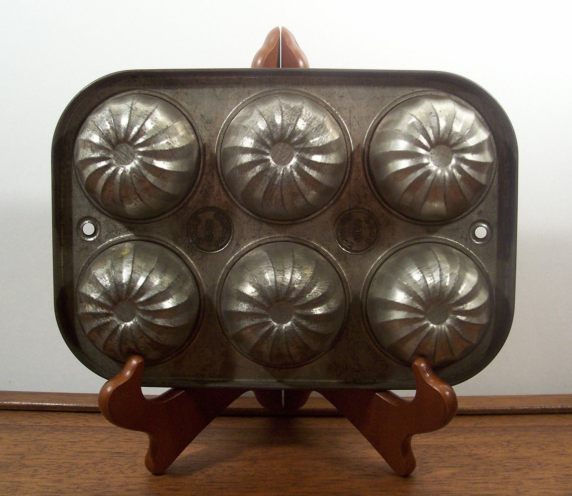 Vintage Ekco 1060 Muffin Tin Metal Bakeware Pan Etsy