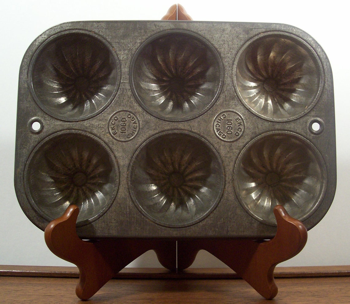 Vintage Ekco 1060 Muffin Tin Metal Bakeware Pan Etsy