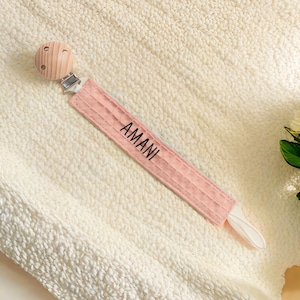 Personalisierter Schnullerclip Halter, individuell besticktes Binky Strap für Baby Jungen & Mädchen, Neugeborenen Geschenk, Babyparty Andenken, Geburtstagsgeschenk