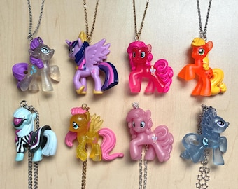 MLP Necklace My Little Pony Pinkie Pie Twilight Sparkle Fluttershy Rarity Applejack Horse Unicorn Alicorn Pegasus Glitter Glow in the Dark