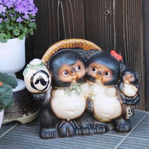 Tanuki Japanese raccoon statue– &quot;Familly&quot;  Kawaii cute Special Gifts. Made in Japan.