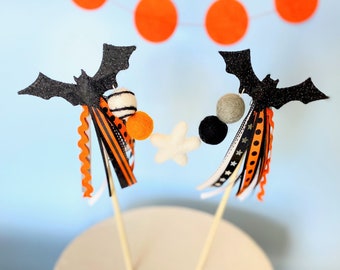 Spooky Halloween Cake Topper - Felt Ball & Bat Decoration - Modern Boho Halloween Decor - Orange Grey Black White Swirl With Glittered Bats