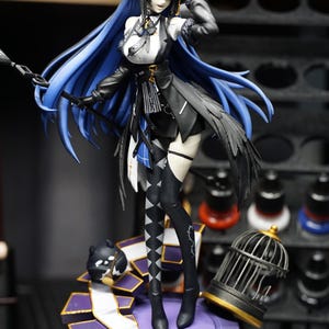 Nerissa Ravencroft VTuber-beeldje op schaal 1/8, zeer gedetailleerd, beschilderd en onbeschilderd figuurmodel.