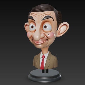Könnte beinhalten: 3D-gerenderte Büste eines lächelnden Mannes mit unverwechselbarem Aussehen. Er hat dunkles Haar, große Augen und eine markante Nase. Er trägt eine braune Anzugjacke und eine rote Krawatte. Die Büste ist auf einem grauen, kreisförmigen Sockel montiert.