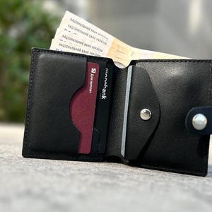 Schwarze Lederbrieftasche mit Münzhalter, kleine handgefertigte Herrenbrieftasche, minimalistische Lederbrieftasche für Papa, niedliche Jubiläumsgeschenke