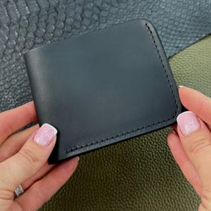 Portafoglio in pelle inciso, regalo personalizzato per lui e papà, porta carte di credito personalizzato, regalo di anniversario
