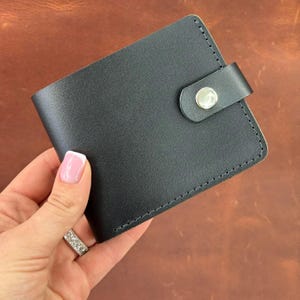 Cartera personalizada para hombre, cartera de cuero personalizada, cartera minimalista delgada, tarjetero hecho a mano, cartera pequeña para efectivo para hombre.