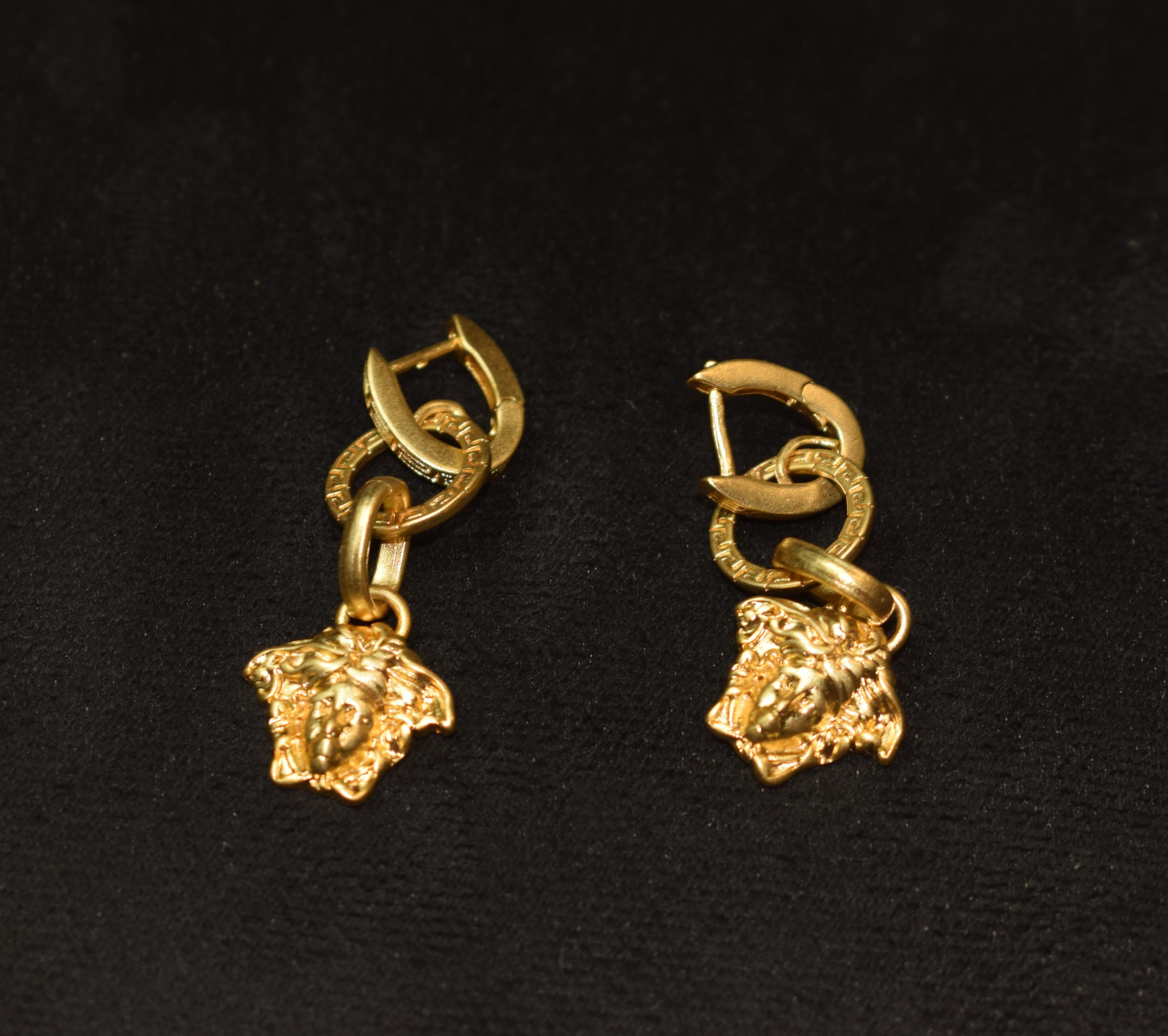 【関税&送料込】Versace Orecchini Pendenti Logati Versace Orecchini Pendenti La Medusa | Oro | FARFETCH IT